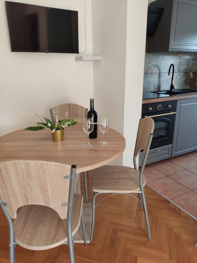 Apartman Car Vir Exterior foto