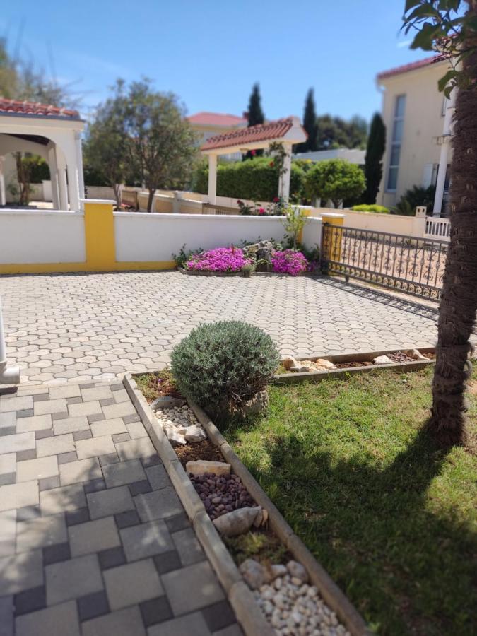 Apartman Car Vir Exterior foto